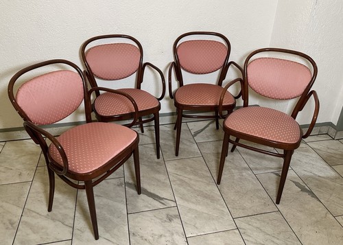 Ein set thonet - ein,